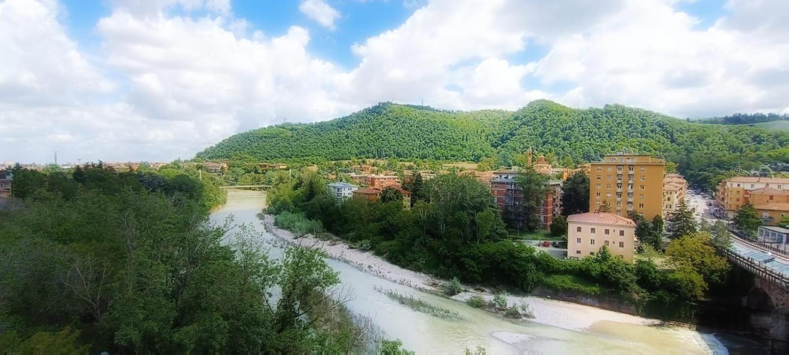 La Terrazza Sul Reno - In Pieno Centro-Due Passi Da Villa Chiara - Comodo Unipol Arena Casalecchio Di Reno Buitenkant foto
